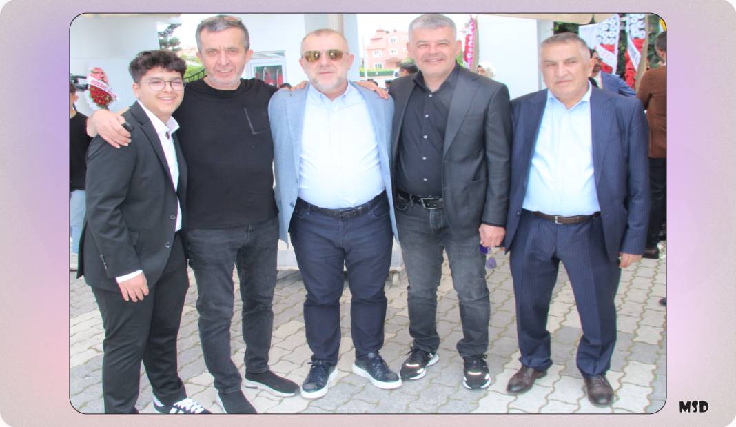 İş insanları bir arada 2